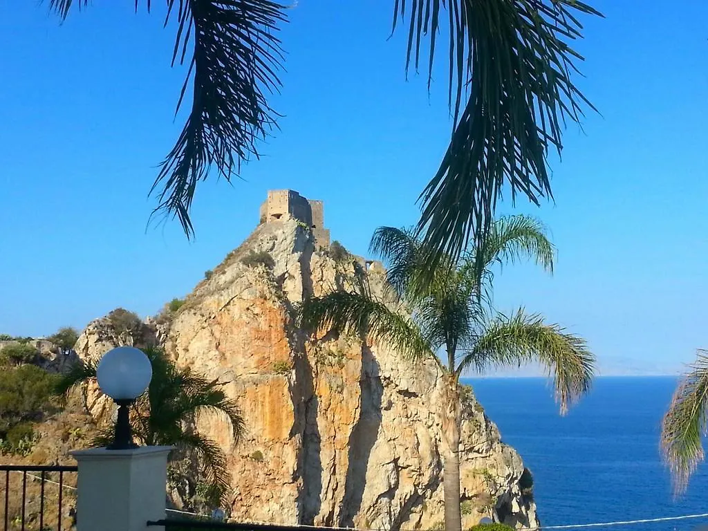 Casa Belvedere Riviera Taormina SantʼAlessio Siculo
